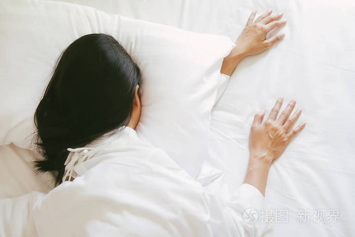 每天睡觉睡不够怎么回事(每天睡眠不足原因何在?)